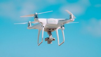 Fly drone in Nepal for tourist / foreigner