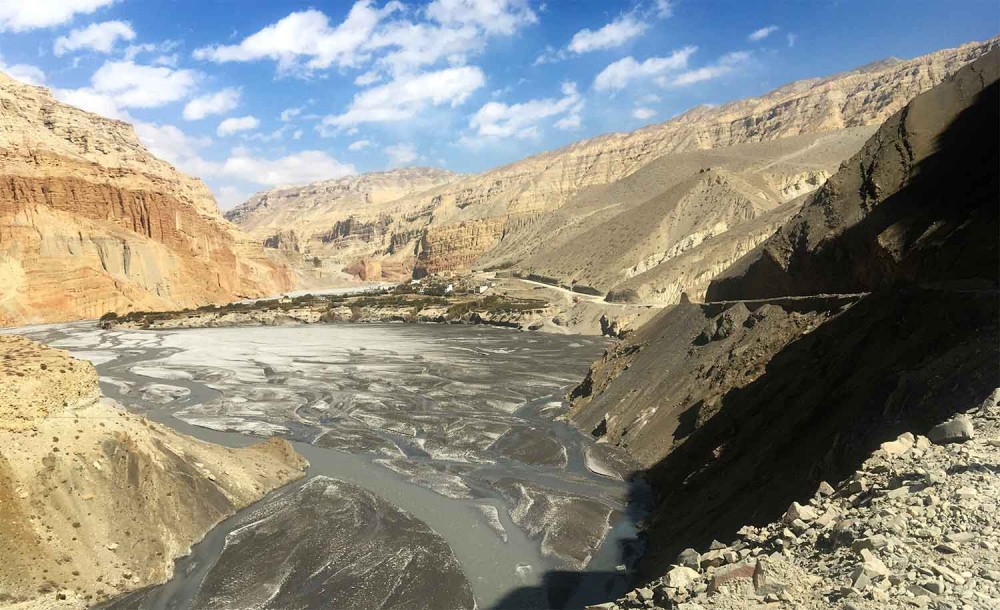 Lower Mustang Trek
